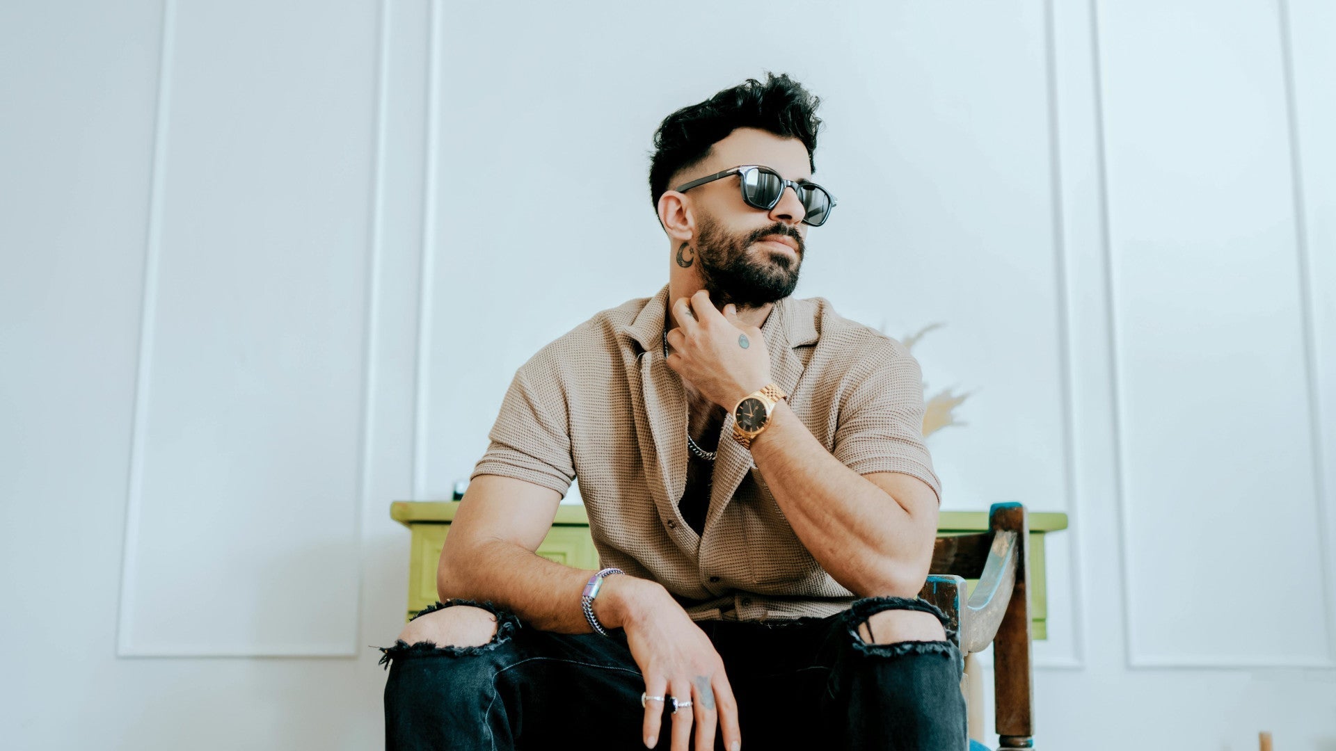 Why Hair Falls and Gets Damaged: Understanding the Causes and Solutions